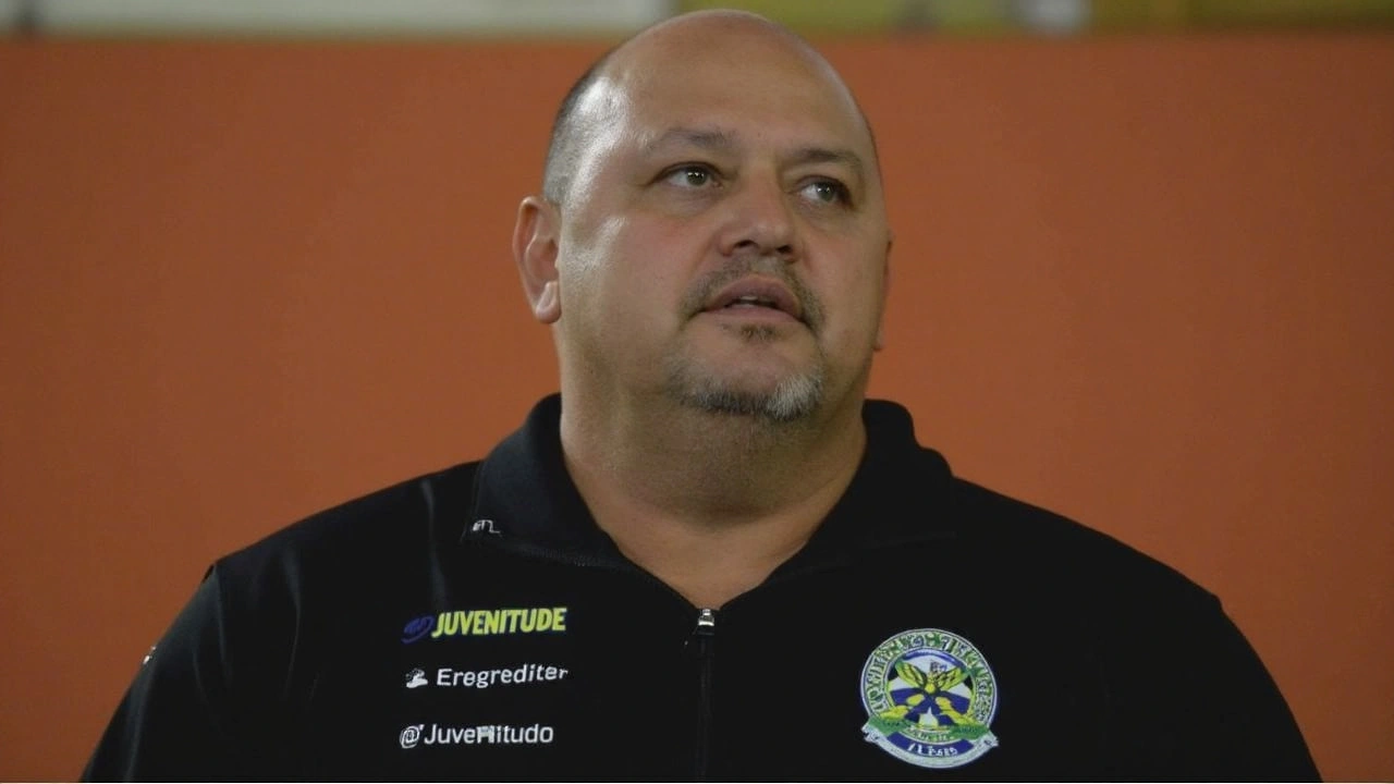 Juventude demite Julinho Camargo após sequência sem gols na Série B