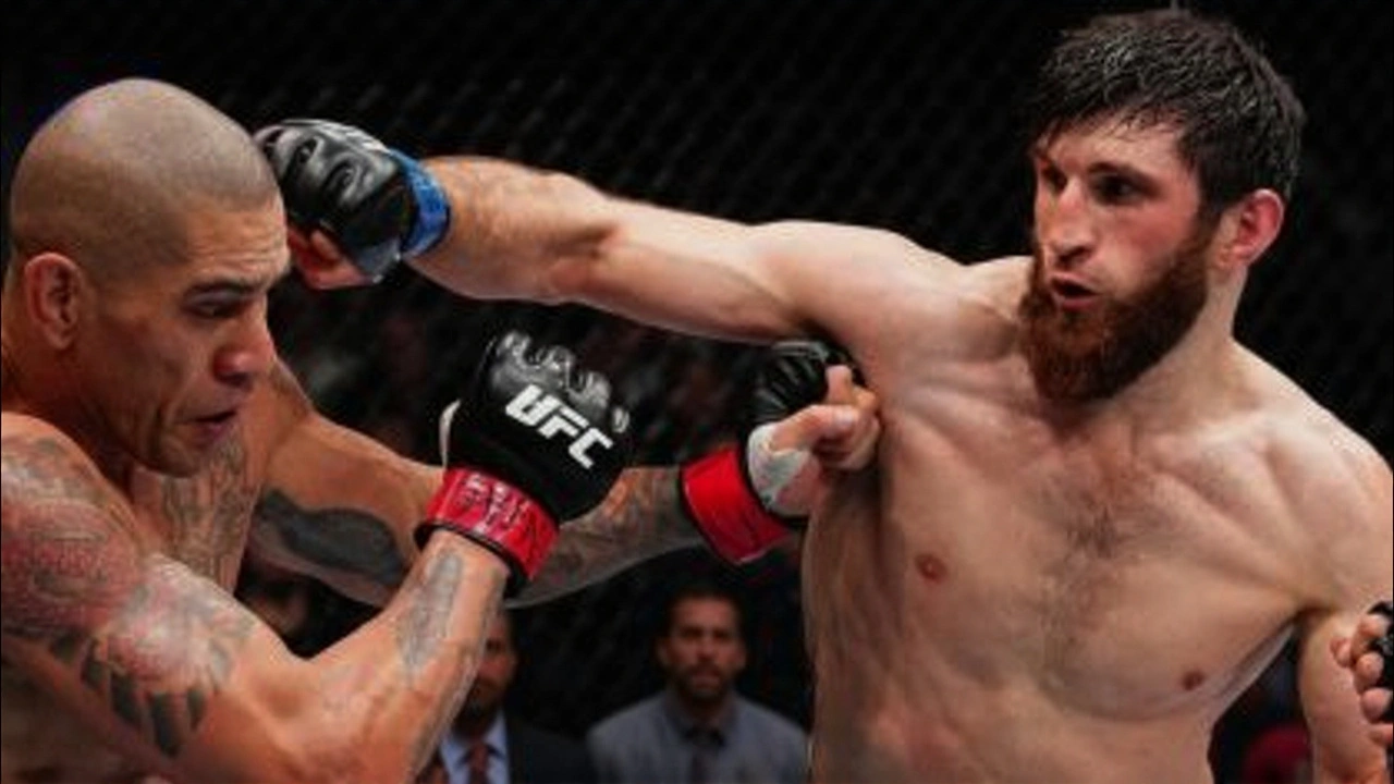 Alex 'Poatan' Pereira reconquista cinturão no UFC 320 em 80s