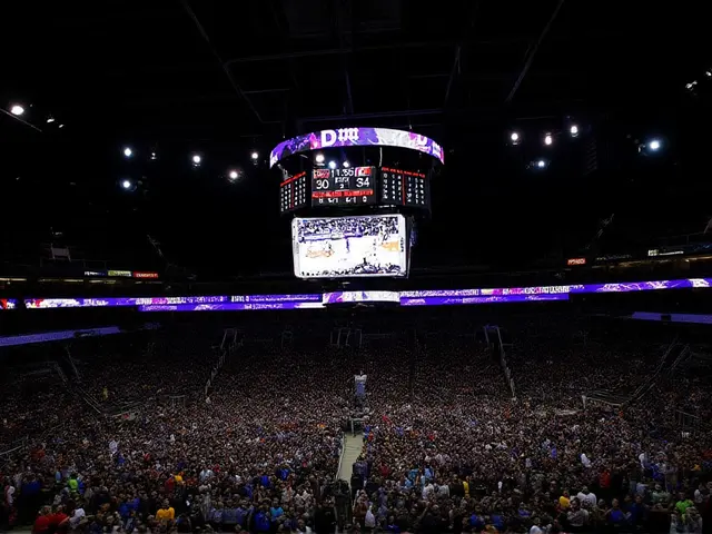 Jokic leva Nuggets à vitória contra Suns em partida tensa